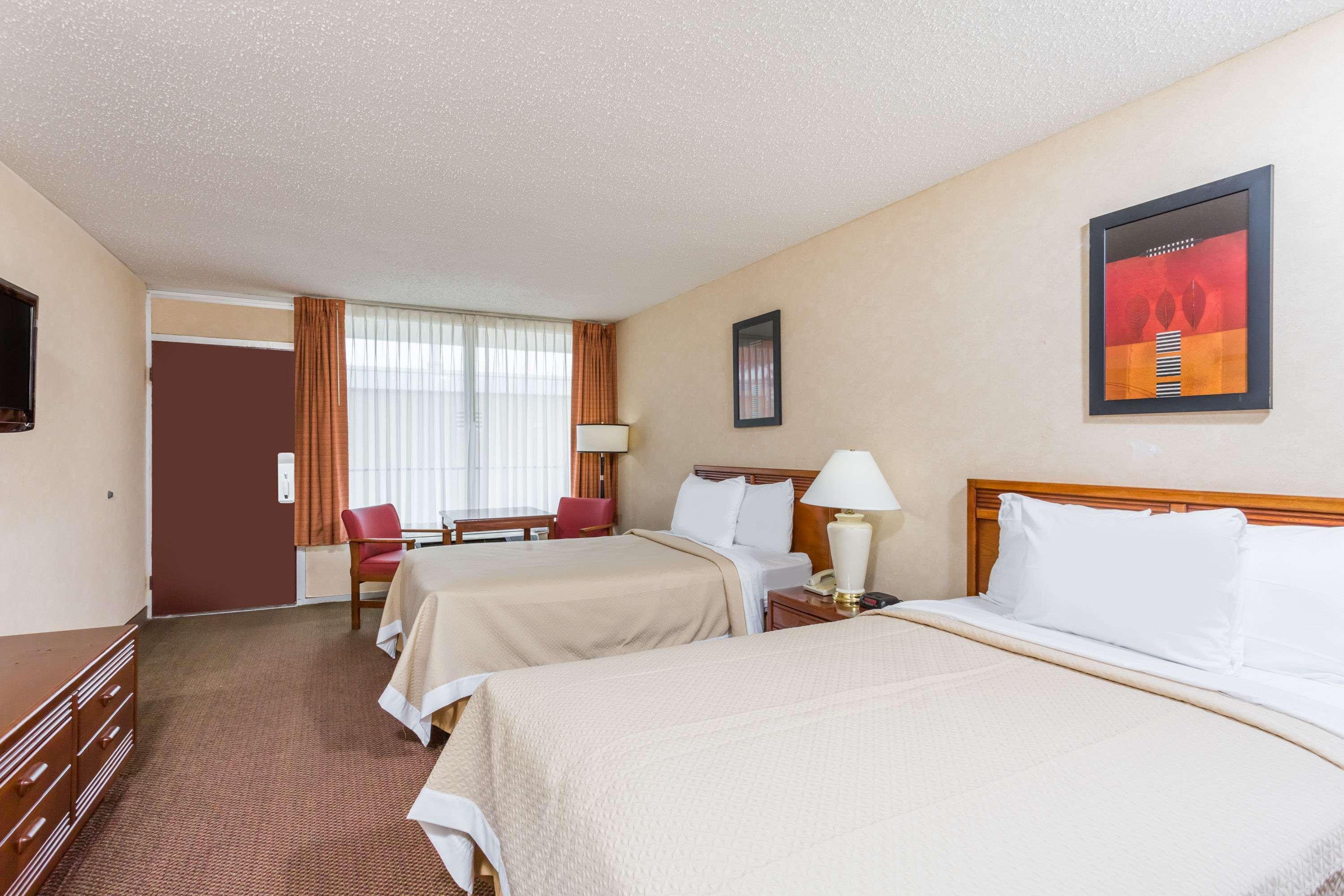 Days Inn By Wyndham Goldsboro Extérieur photo